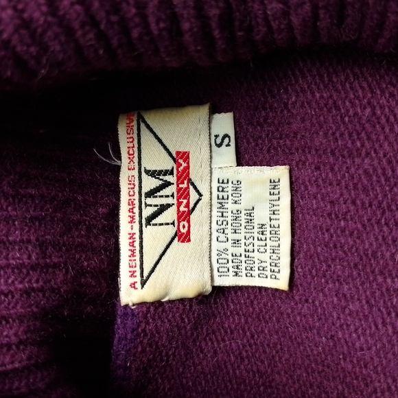 Neiman Marcus Rich Purple Turtleneck Sweater - Picture 4 of 6